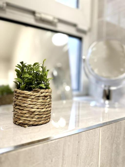 Quirky 3 Bedroom Flat In Shoreditch Londra Esterno foto