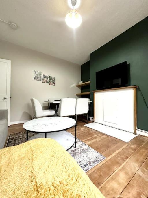 Quirky 3 Bedroom Flat In Shoreditch Londra Esterno foto